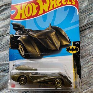 Hot Wheels ERROR Batmobile Gold 4/5 Batman "HE BRAVE AND THE BOLD" 2023 DC | New